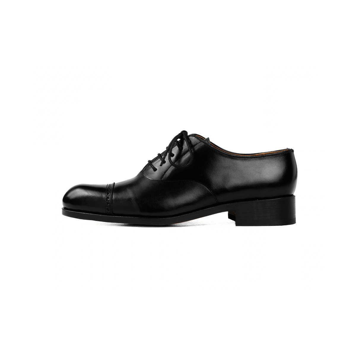 Punched Captoe Oxford in Black Calf