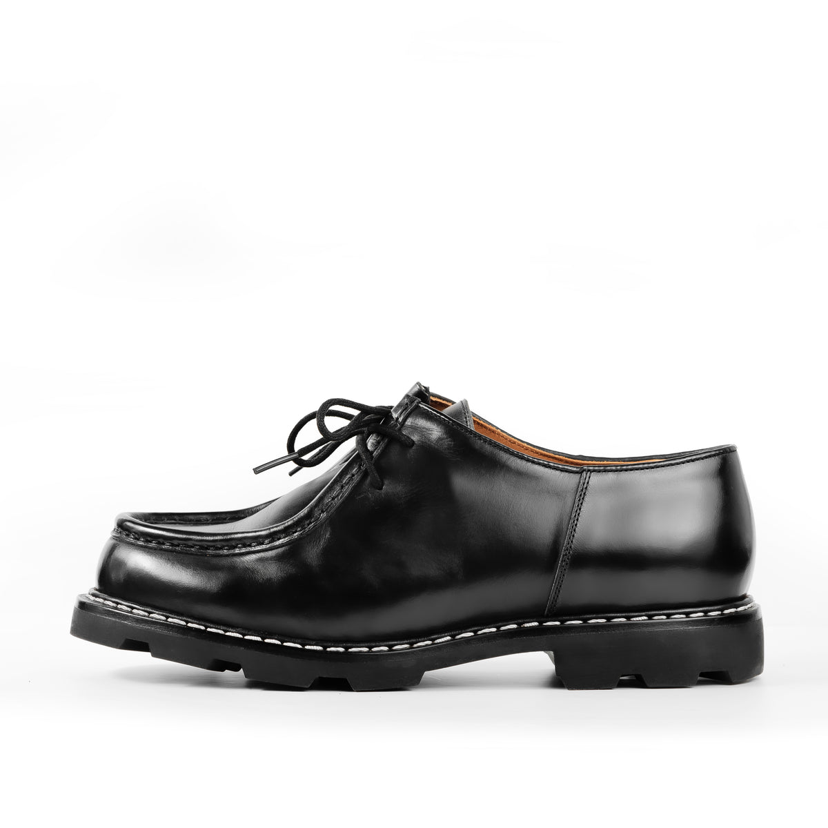 Country Derby in Black Oiled Cowhide
